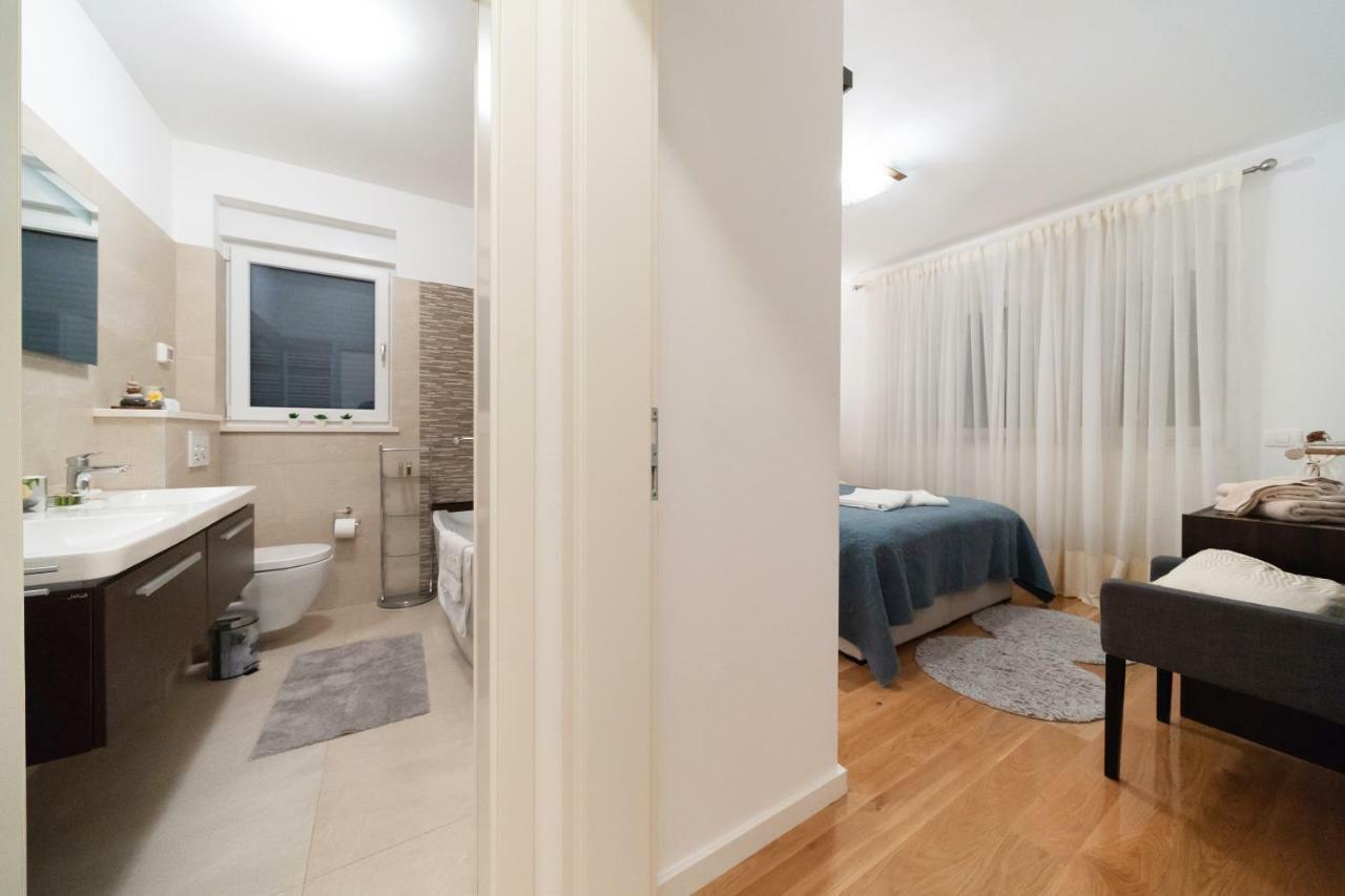 Apartment Garden Terrace Zadar Ngoại thất bức ảnh